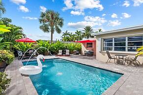 Oasis Backyard With Heated Pool Oakland Park