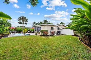 Oasis Backyard With Heated Pool Oakland Park