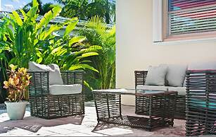 Oasis Backyard With Heated Pool Oakland Park