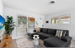 Oasis Backyard With Heated Pool Oakland Park