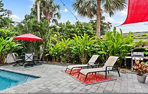 Oasis Backyard With Heated Pool Oakland Park