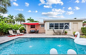 Oasis Backyard With Heated Pool Oakland Park