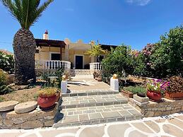 Michail Suites Afiartis Araki