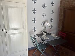 Tuscan Palace - Petit Apartment