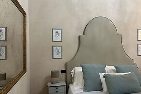Tuscan Palace - Avignonesi