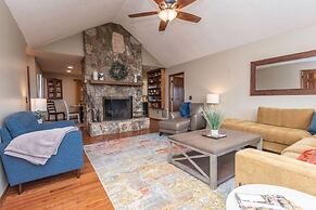 Blue Ridge Gateway Cabin With Mountain Views