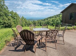 Blue Ridge Gateway Cabin With Mountain Views