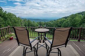 Blue Ridge Gateway Cabin With Mountain Views