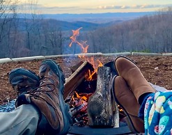 Blue Ridge Gateway Cabin With Mountain Views