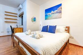 Benny s Seaside Escape Sliema