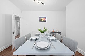 Modern 3-bedroom Home With Garden