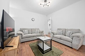 Modern 3-bedroom Home With Garden