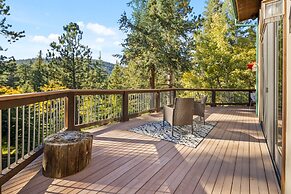 Creekside Mountain Views Hot Tub