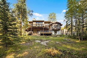 Creekside Mountain Views Hot Tub