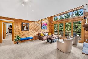 Creekside Mountain Views Hot Tub