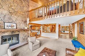 Creekside Mountain Views Hot Tub