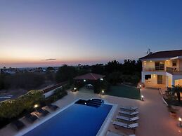 Orchard Blossom Private Villa With Pool