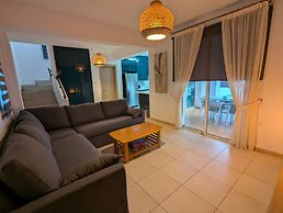 Amelia Villa With Private Pool Wifi BBQ