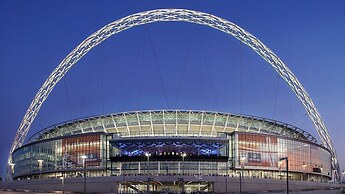 Central Wembley 2BR Modern Clean Connected