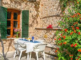 Beautiful Mallorcan Villa With Pool in Soller