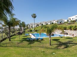 Azahara1 Beautiful Apartment Frontline Golf