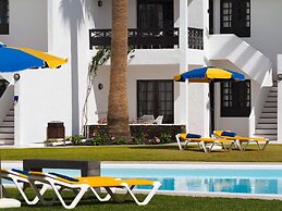 Apt 28 Famara