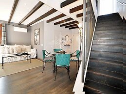 Apartment Duplex Can Roses