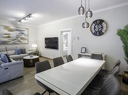 Sitges Centre Mediterranean House 5 Bedroom