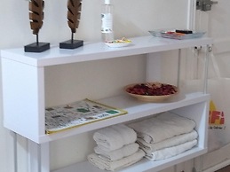Luminous Flat in Great Location