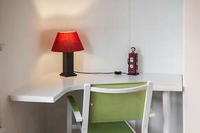 Luminous Flat in Great Location