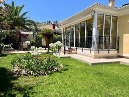 Villa con Piscina en Club de Golf