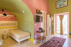 Casa Farlisa Ancient Baglio With Pool and Jacuzzi
