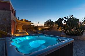 Casa Farlisa Ancient Baglio With Pool and Jacuzzi
