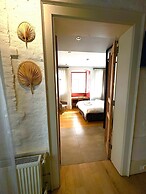 Galata Port Flats Chakra 2