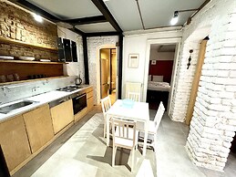 Galata Port Flats Chakra 1