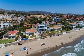 Villa Frontline Beach Costabella - Marbella