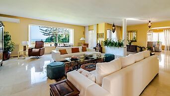 Amazing Beachfront Villa Heated Pool Marbella