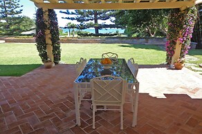 Amazing Beachfront Villa Heated Pool Marbella