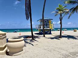 Beach Lover s Studio Apartment in Hollywood FL