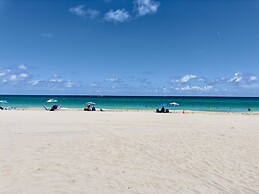 Beach Lover s Studio Apartment in Hollywood FL