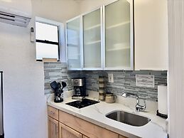 Beach Lover s Studio Apartment in Hollywood FL