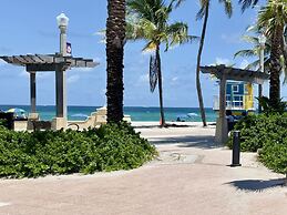 Beach Lover s Studio Apartment in Hollywood FL