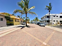 Beach Lover s Studio Apartment in Hollywood FL