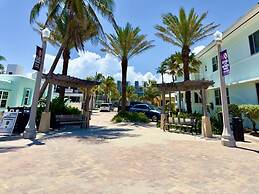 Beach Lover s Studio Apartment in Hollywood FL