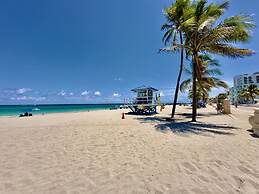 Beach Lover s Studio Apartment in Hollywood FL