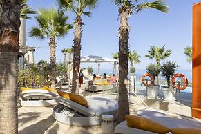 Stunning Seafront Apartment in Carvajal Beach
