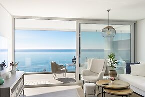 Stunning Seafront Apartment in Carvajal Beach