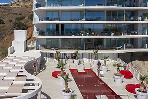 Stunning Seafront Apartment in Carvajal Beach
