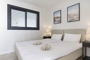 Sunset Top Floor Apartment Higueron
