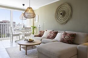 Central Apartment With Seaview Terrace and Pool